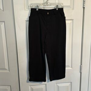 Rafaella size 6 black Capri